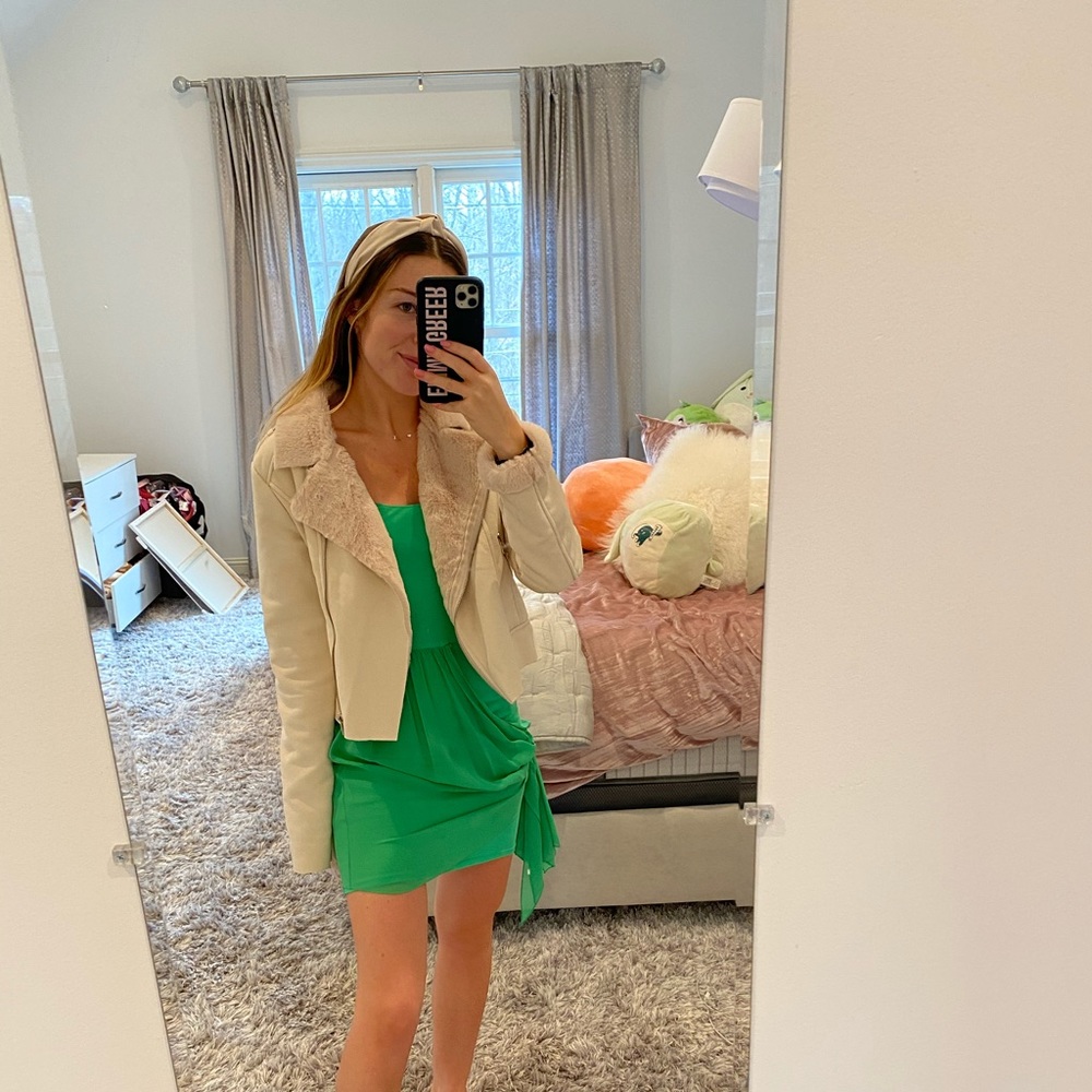 the cutest springtime dress!!! 💚💚💚